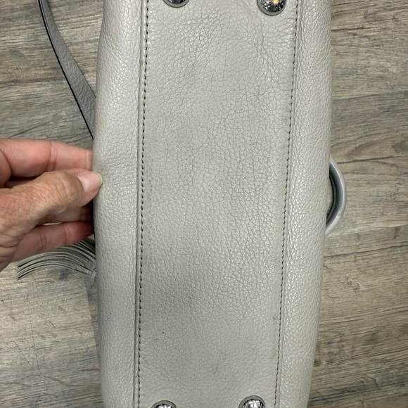 Michael Kors Florence Leather Crossbody Handbag - Picture 4 of 5